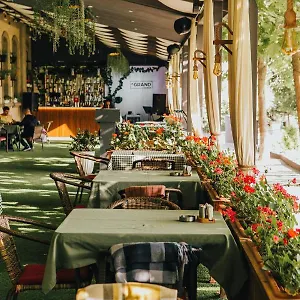 https://grand-hotel.aboutbakuhotels.com